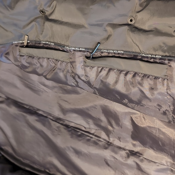 Calvin Klein grey puffer jacket - Picture 13 of 15